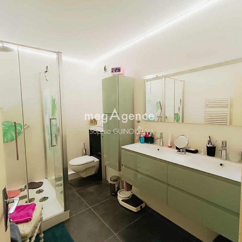 Appartement - 97 m² - 5 pièces