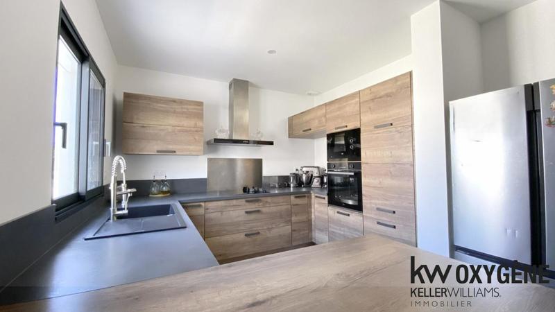 Maison - 140 m² - 5 pièces