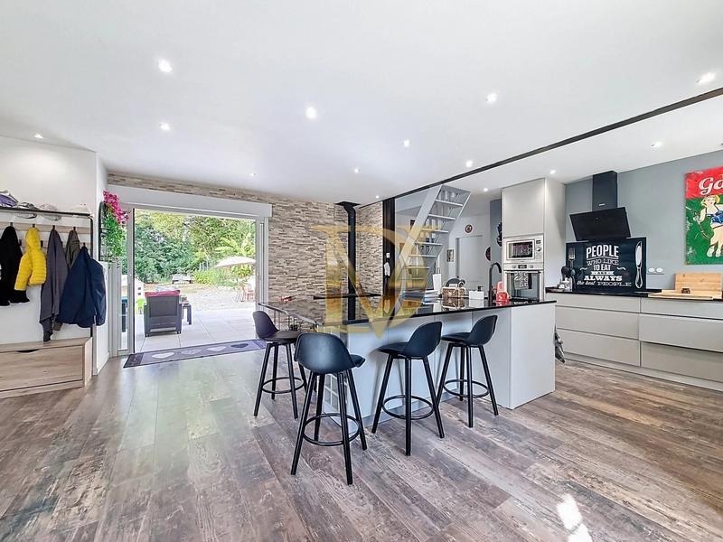Maison - 163 m² - 6 pièces