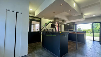 Maison - 169 m² - 8 pièces