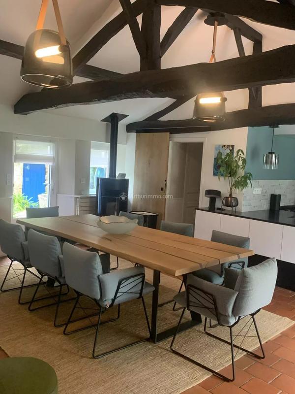 Maison - 200 m² - 11 pièces