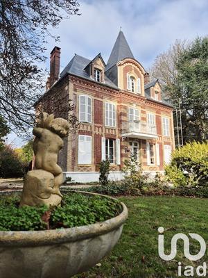 Maison - 205 m² - 9 pièces