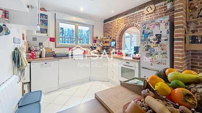 Maison - 260 m² - 10 pièces