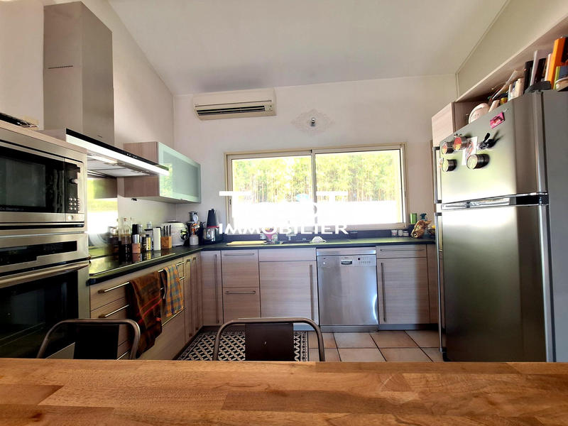 Maison - 198 m² - 5 pièces