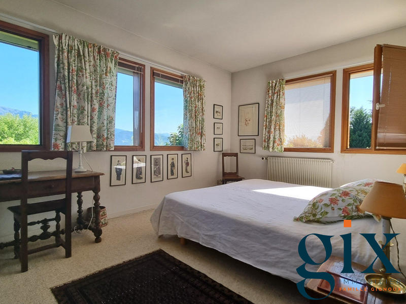 Maison - 170 m² - 7 pièces