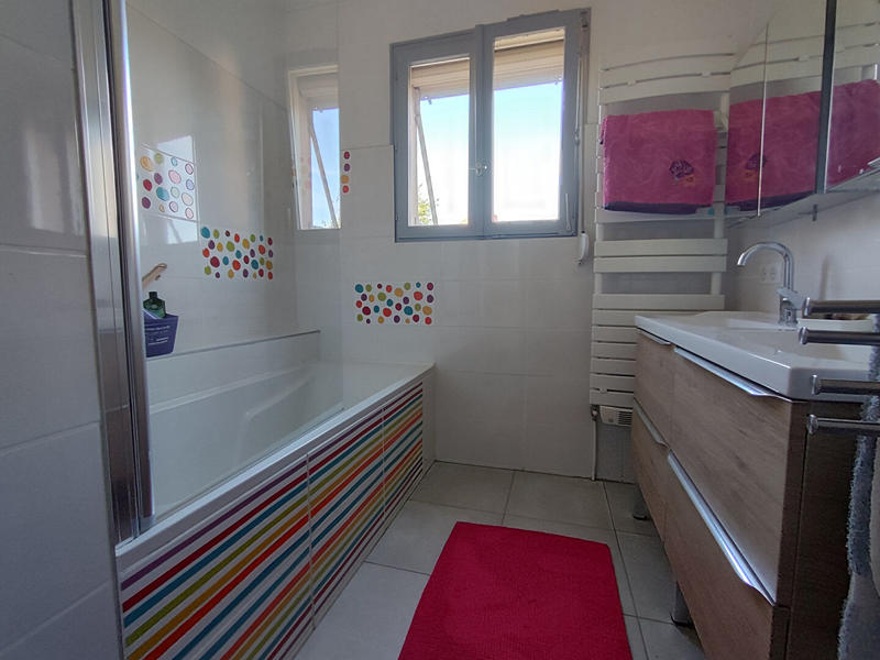 Maison - 166 m² - 8 pièces