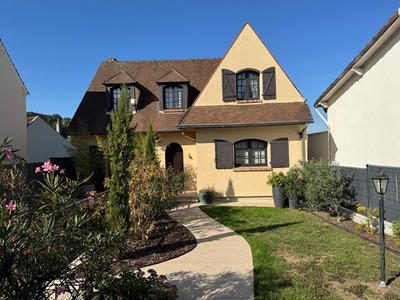 Maison - 162 m² - 6 pièces