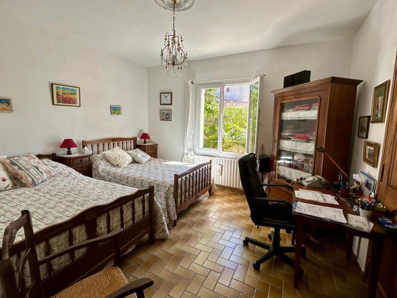 Maison - 266 m² - 7 pièces