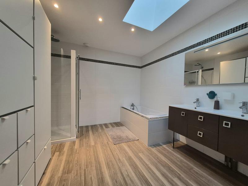 Maison - 153 m² - 5 pièces