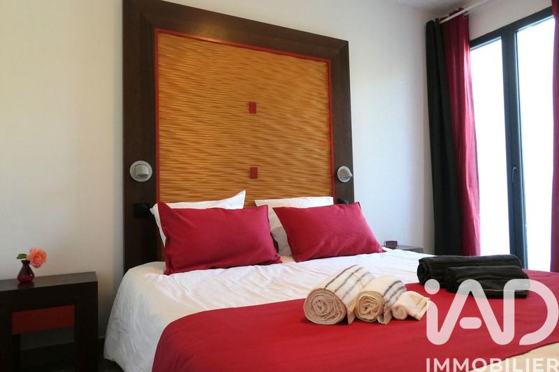 Maison - 225 m² - 10 pièces