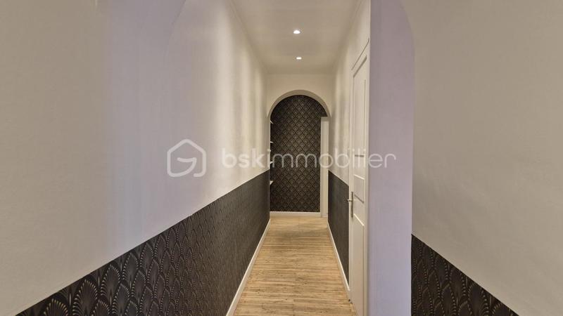 Maison - 210 m² - 7 pièces