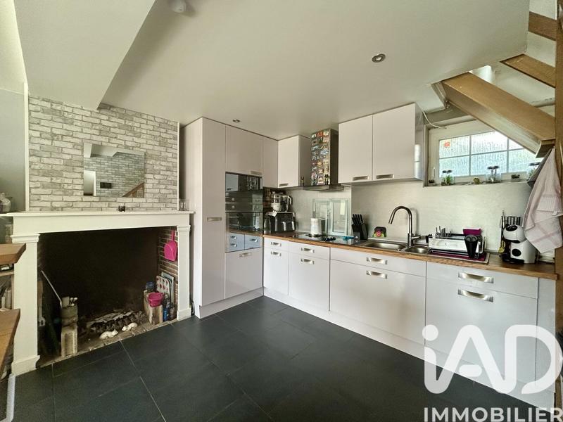 Maison - 242 m² - 7 pièces