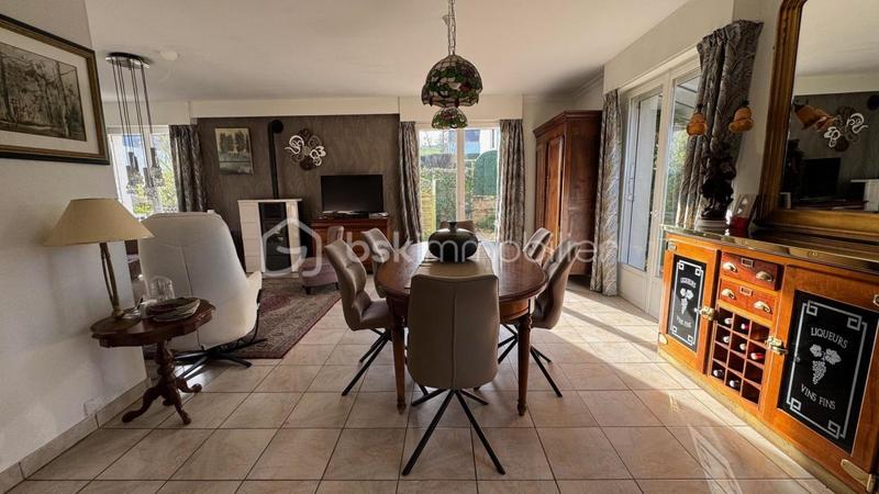 Maison traditionnelle - 132 m² - 7 pièces