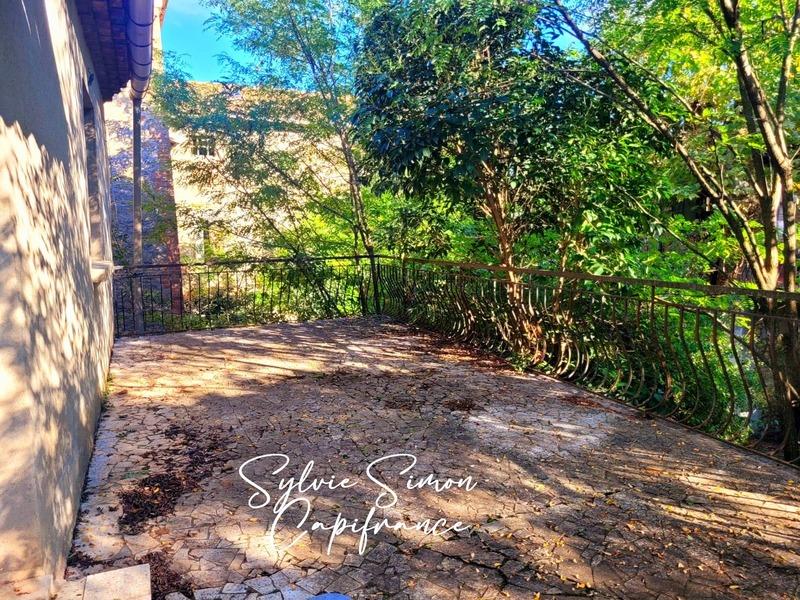 Propriété - 106 m² - 5 pièces