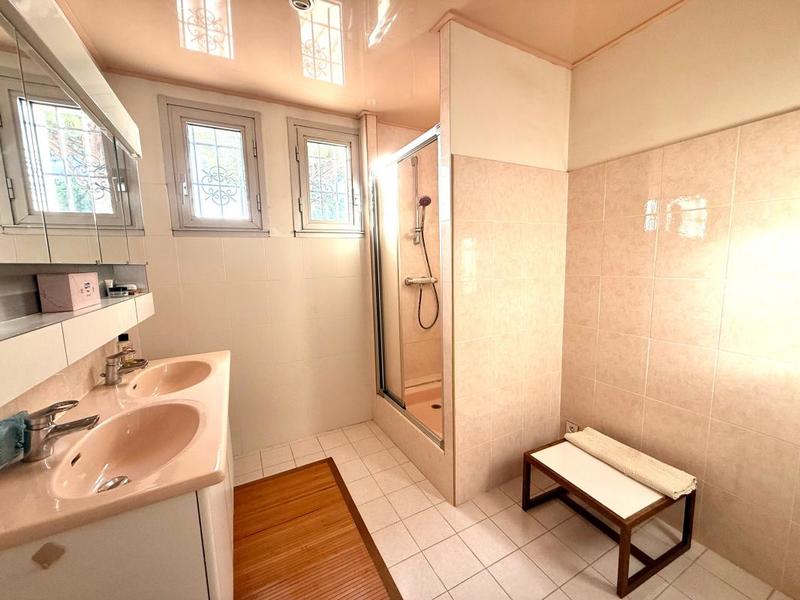 Maison - 225 m² - 6 pièces