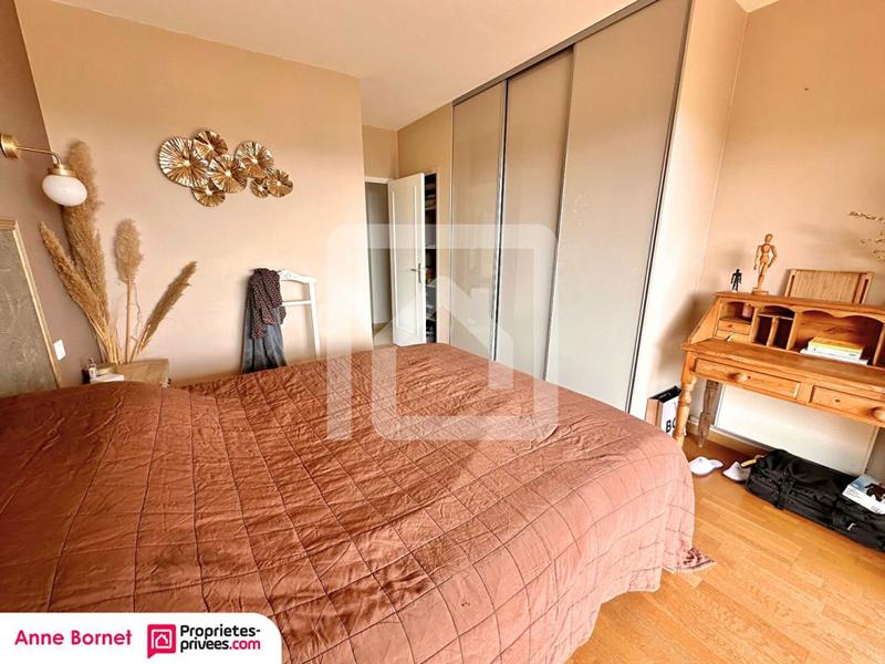Appartement - 93 m² - 4 pièces