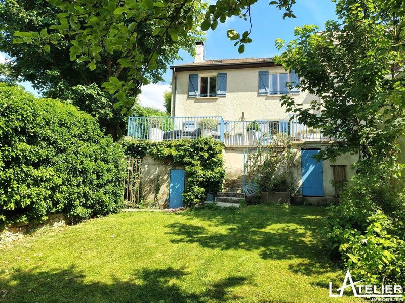 Maison - 215 m² - 8 pièces