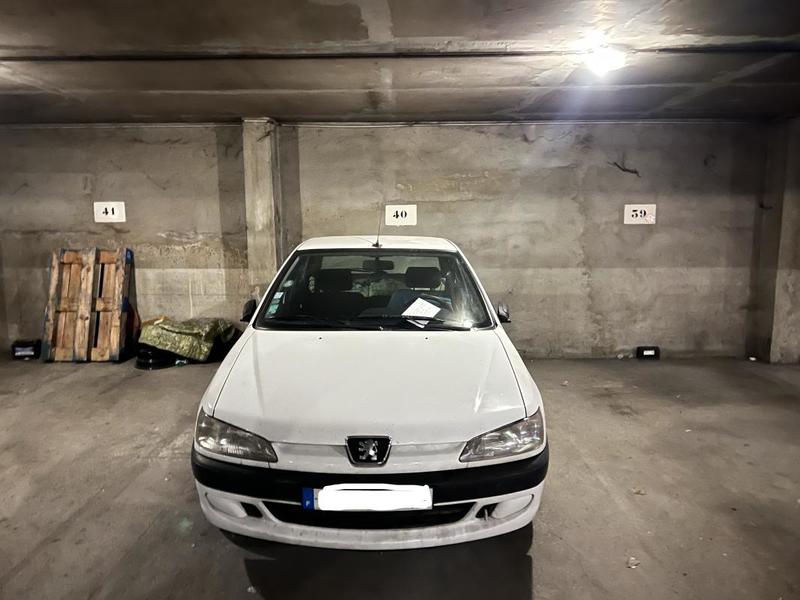 Parking / Garage - 12 m²