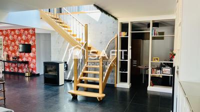 Maison - 213 m² - 6 pièces