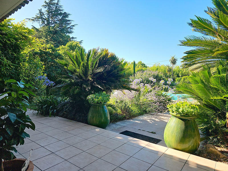 Maison - 256 m² - 6 pièces