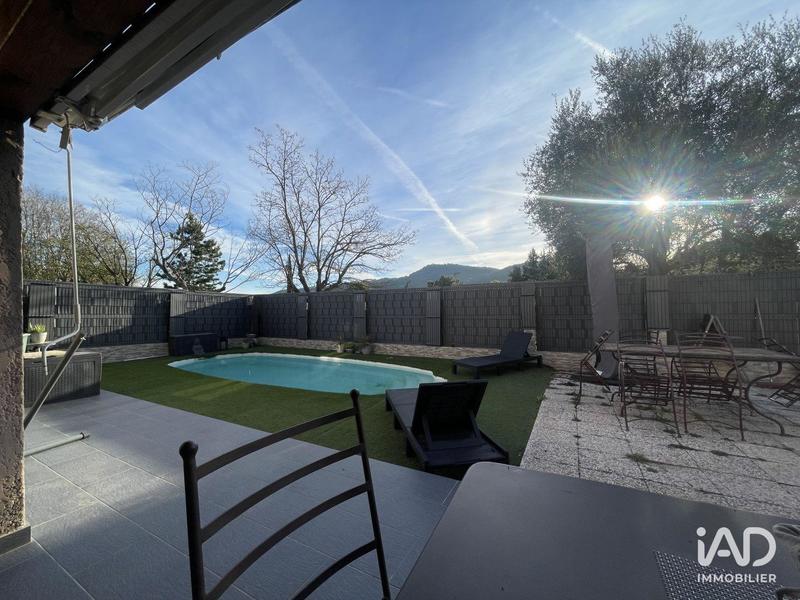 Maison - 92 m² - 4 pièces