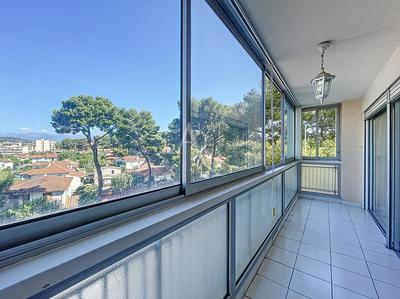 Appartement - 85 m² - 4 pièces