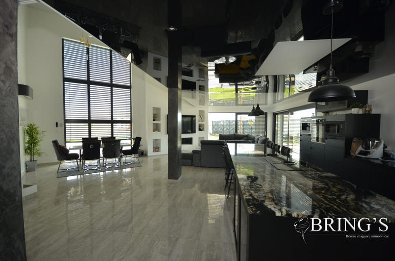 Villa - 275 m² - 7 pièces