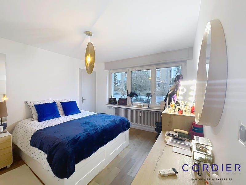 Appartement - 96 m² - 5 pièces