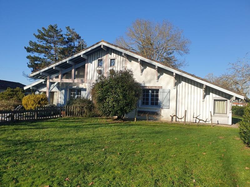 Maison - 186 m² - 8 pièces