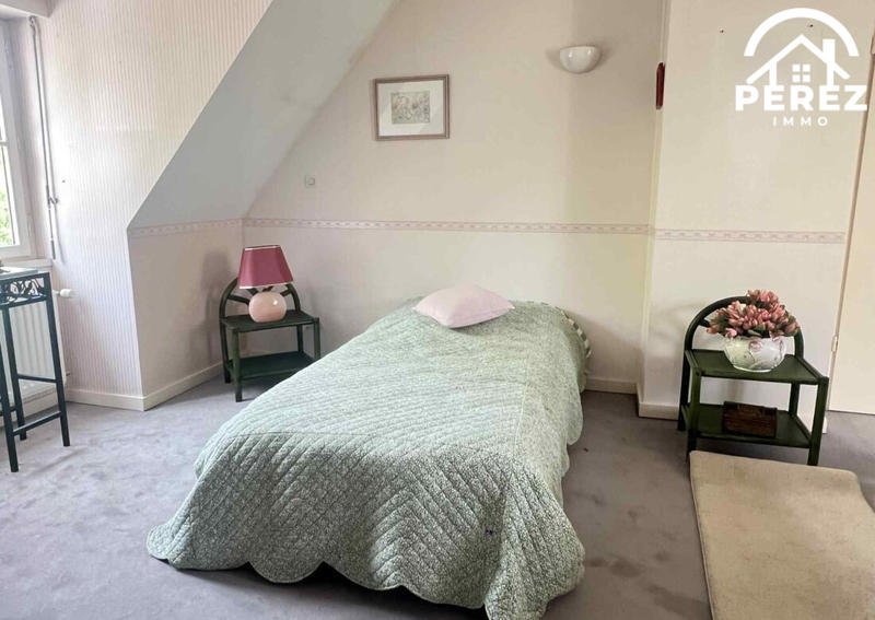 Maison - 205 m² - 8 pièces