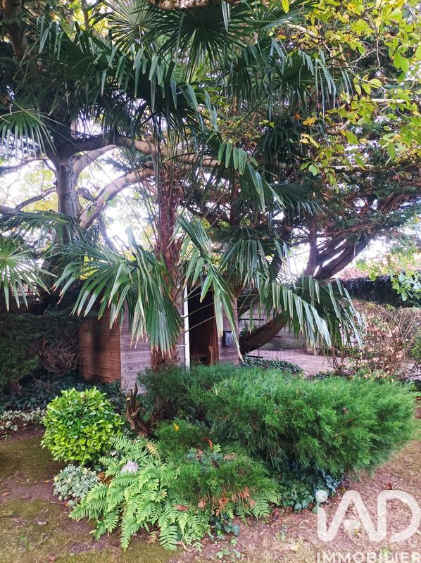 Maison - 220 m² - 8 pièces