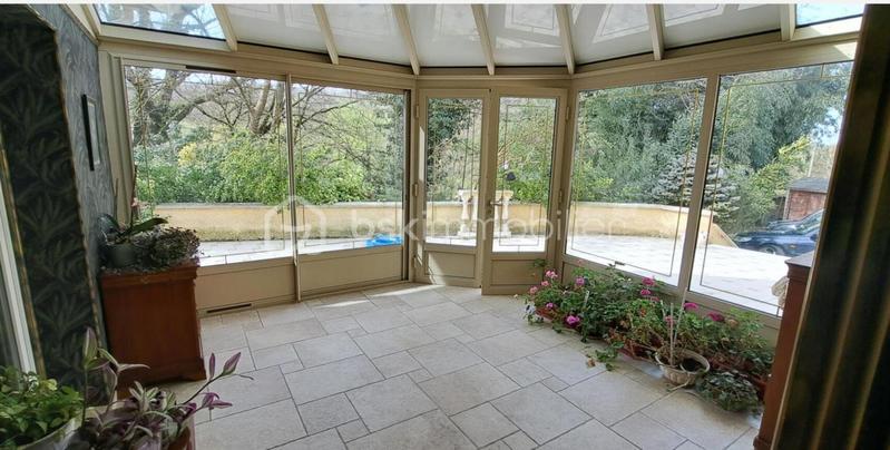 Maison traditionnelle - 180 m² - 5 pièces