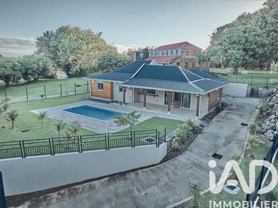 Maison - 243 m² - 5 pièces