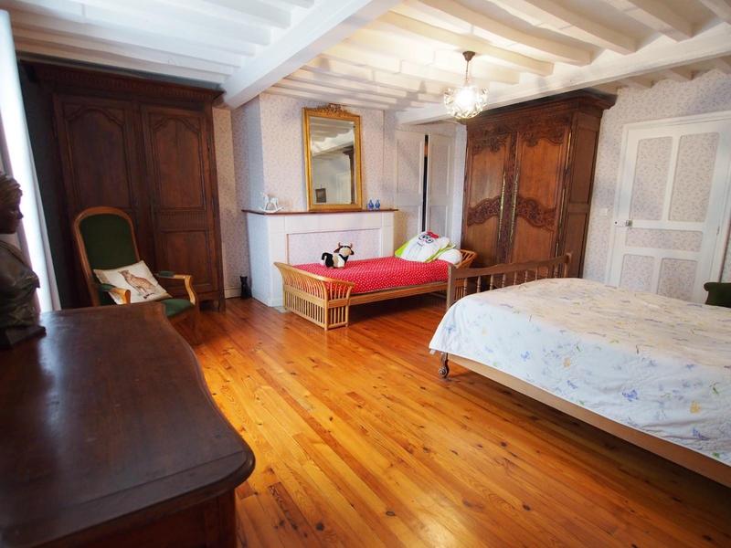 Maison - 319 m² - 11 pièces