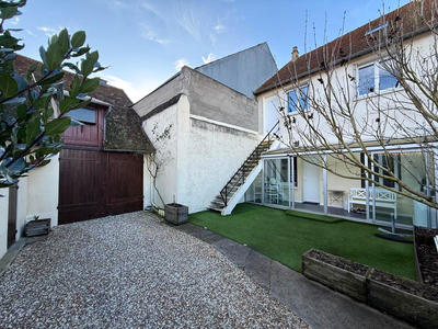 Maison - 105 m² - 4 pièces