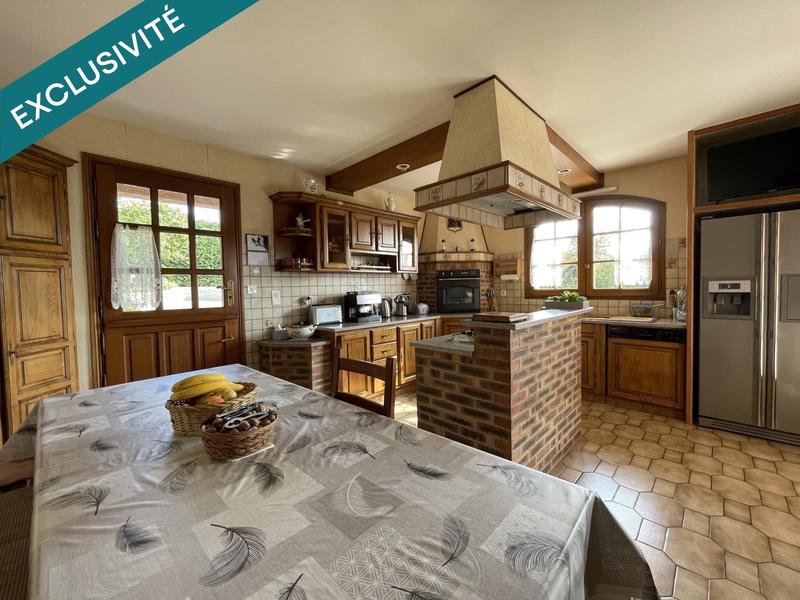 Maison - 234 m² - 8 pièces