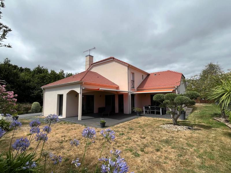 Maison - 198 m² - 7 pièces