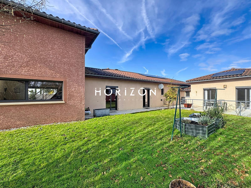 Villa - 220 m² - 8 pièces