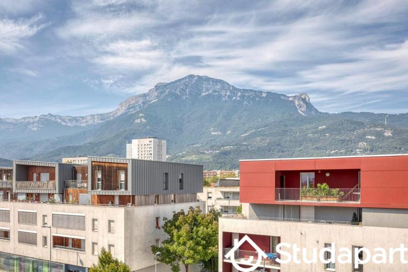 Appartement - 93 m² - 4 pièces