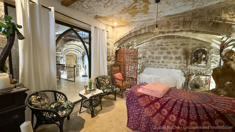 Propriété - 402 m² - 8 pièces