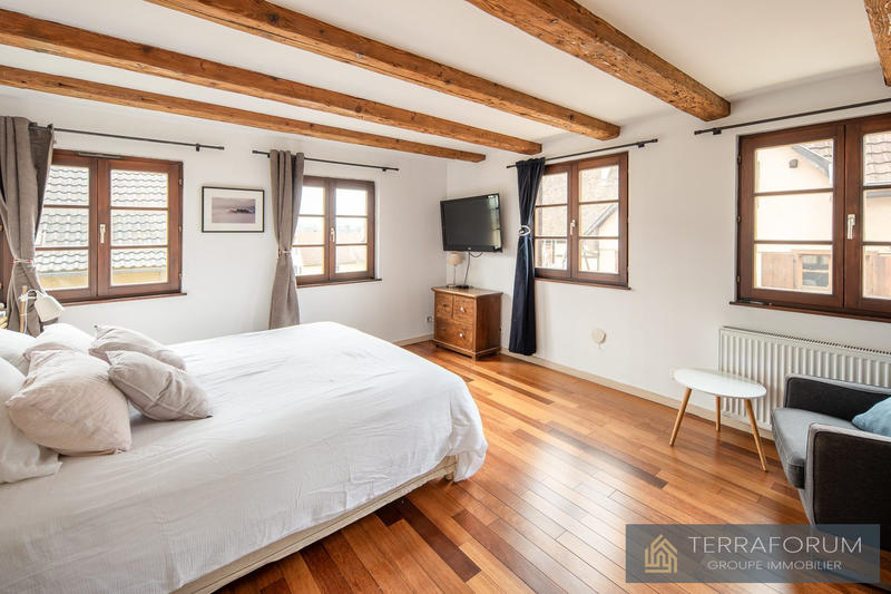 Maison ancienne - 223 m² - 8 pièces