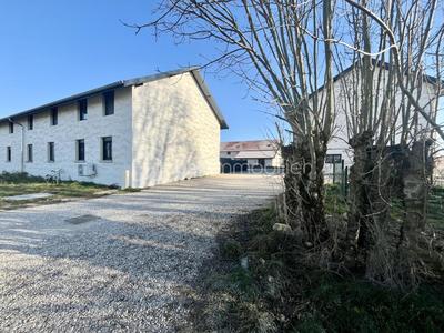 Corps de ferme - 65 m² - 3 pièces