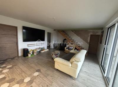 Pavillon - 245 m² - 7 pièces