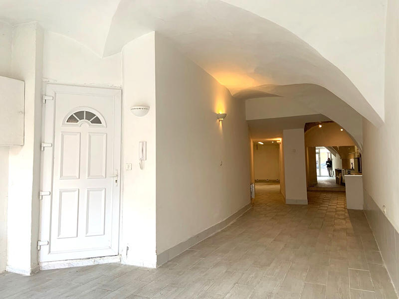 Local d'activités - 69 m²