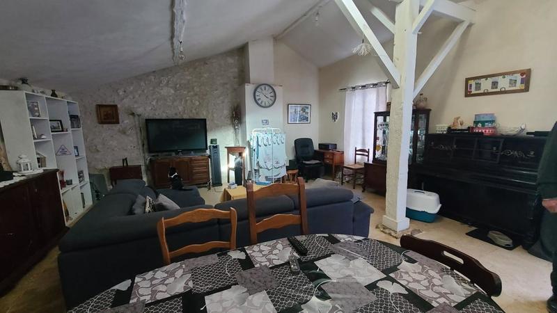 Maison - 235 m² - 8 pièces