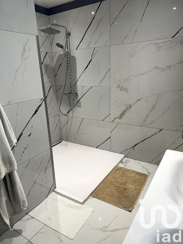 Maison - 203 m² - 7 pièces