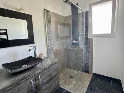 Maison traditionnelle - 125 m² - 5 pièces