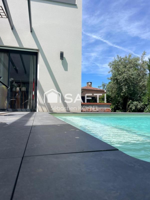 Maison - 204 m² - 5 pièces