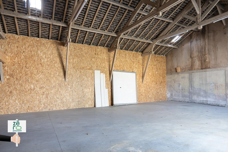 Local commercial - 147 m² - 1 pièce