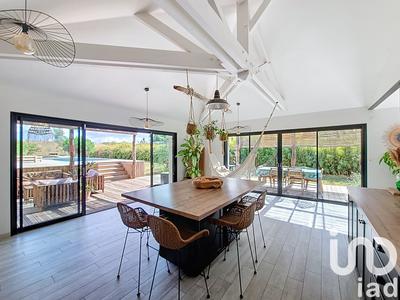 Maison - 176 m² - 8 pièces